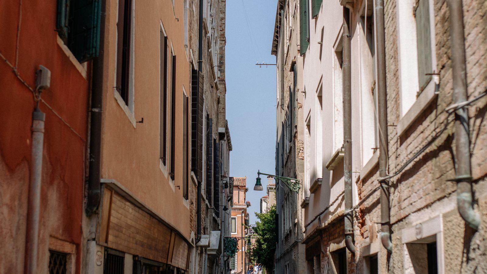 Location matters more than stars in a hotel vs hostel vs apartment choice Location matters more than stars in a hotel vs hostel vs apartment choice