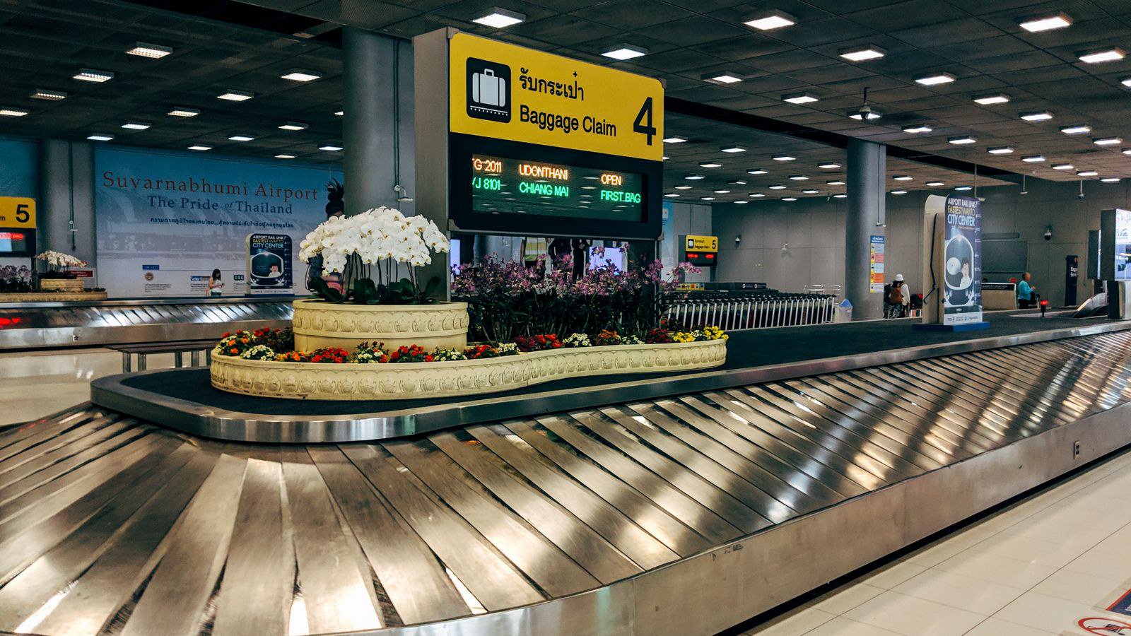 Bags, check-in, and transit visas Bags, check-in, and transit visas